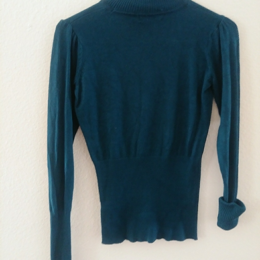 Sweater - Picture 6 of 7